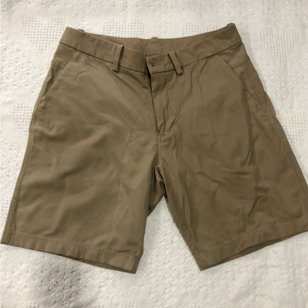 lululemon athletica Men's Tan Flat-Front Shorts